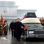 В КНДР почтили память Ким Чен Ира тремя минутами молчания