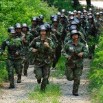 Молодые кореянки рвутся в армию служить