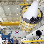 Предстартовая подготовка южнокорейской космической ракеты «Наро-3»