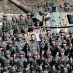 Президент РК Ли Мен Бак посетил подразделение самоходной артиллерии. Фото: Ренхап