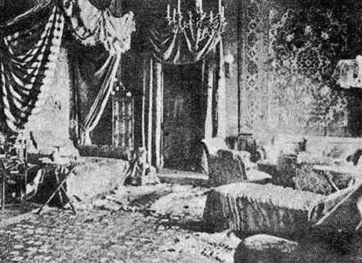 Спальня короля Коджона во время года его жизни в русском посольстве.