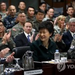 Избранный президент РК Пак Кын-Хе в штабе американско-южнокорейского объединенного командования. Фото: Рёнхап.