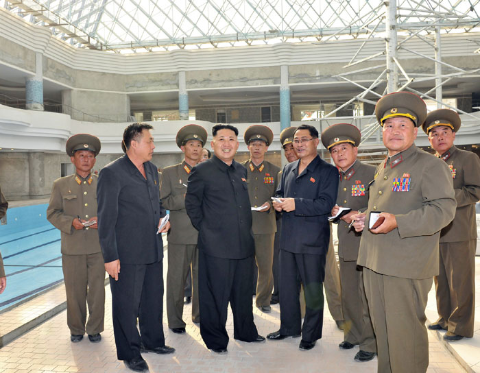 Маршал Ким Чен Ын посетил стройку Мунсуского аквапарка