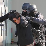 Учения полицейского спецназа Южной Кореи по  борьбе с нарушителями "Закона о Национальной безопасности". Фото: Yonhap