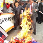 Наиболее враждебно относятся к СК южнокорейцы 20-30 лет и старше 50 лет