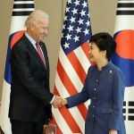 Президент РК Пак Кын Хе встретилась с вице-президентом США Джозефом Байденом