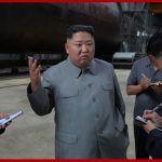 Ким Чен Ын осмотрел новую подводную лодку