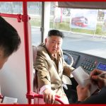 Ким Чен Ын ознакомился с образцом нового пассажирского автобуса