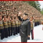 Ким Чен Ын сфотографировался на память с участниками I семинара для командиров и политработников КНА