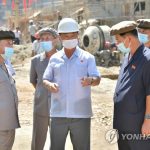 Премьер-министр Ким Док Хун ознакомился на месте с положением строек жилых домов г. Пхеньян