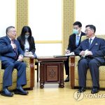 Ким Док Хун встретился с чрезвычайным и полномочным послом КНР, нанесшим прощальный визит