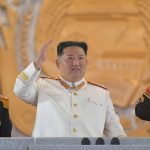 Ким Чен Ын выступил с речью на военном параде, посвященном 90-летию со дня основания КНРА