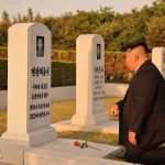 Ким Чен Ын по случаю первой годовщины кончины Хён Чхоль Хэ возложил цветок на его могилу