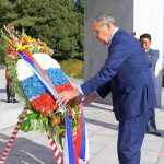 ﻿Министр иностранных дел РФ возложил венок к Монументу освобождения