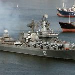 Корейские школьники посетили российский крейсер “Варяг”, прибывший в Пусан