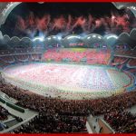 Тысячи туристов приезжают в КНДР на представление “Страна народа”