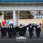 Президент РК Мун Чжэ Ин посетил национальное кладбище