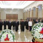 Ким Чен Ын по случаю Нового, 2021 года посетил Кымсусанский Дворец Солнца