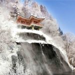 Зимний пейзаж у водопада Лимёнсу